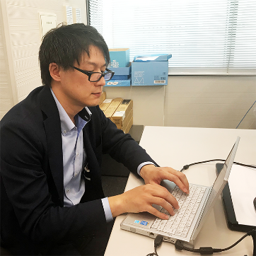 パソコン作業中の、姿勢維持にも一役。